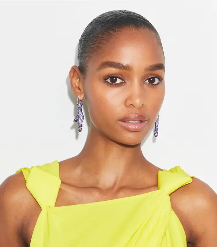 Curiosity Coral Hoop Earrings - Image 3